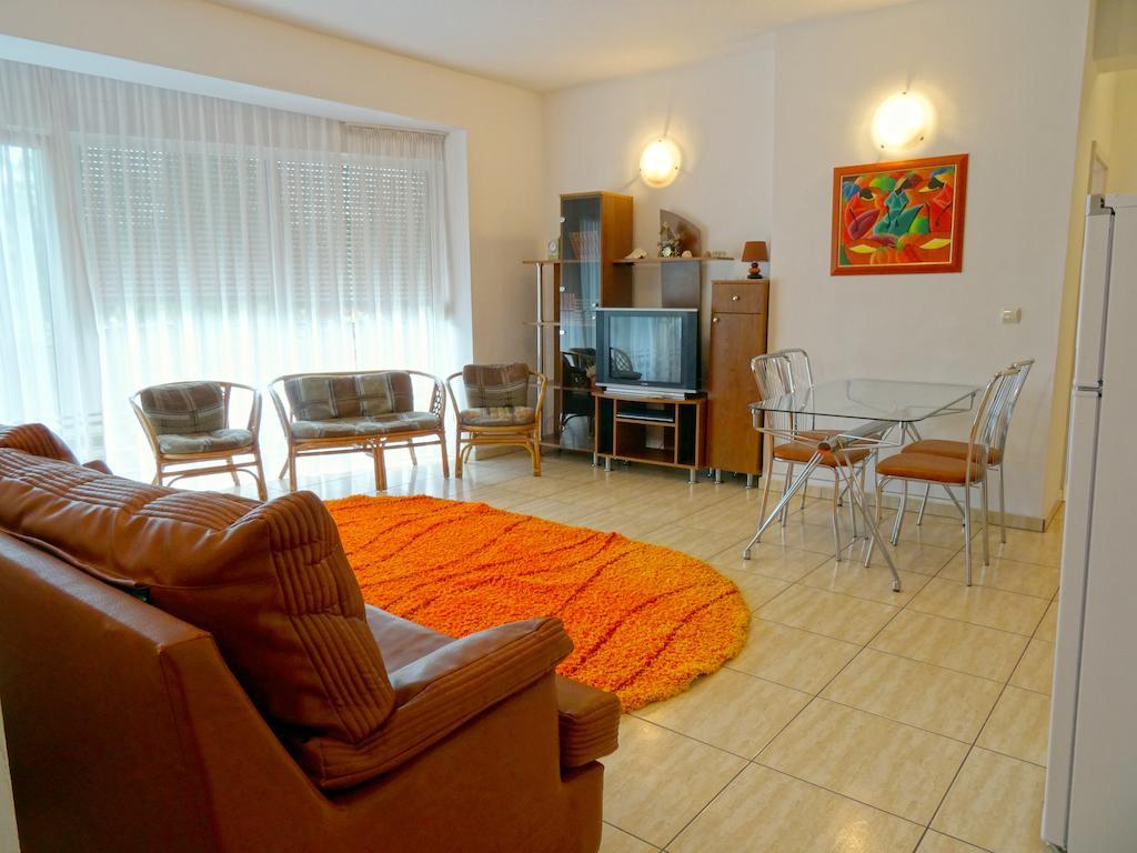 Club Topaz Apartments Neptun Szoba fotó